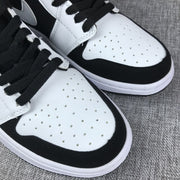 Jordan Air Jordan 1 Mid Black White Sneakers 554724-113