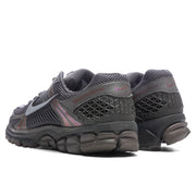 Zoom Vomero 5 - Cave Stone/Metallic Silver/Multi-Color